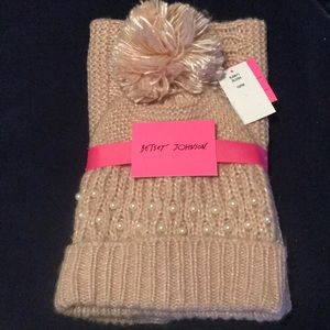 NWT Betsey Johnson blush snood and beanie